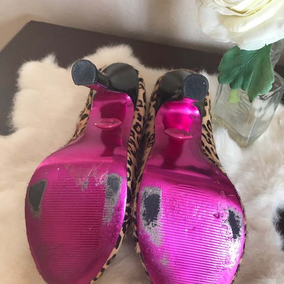Betsey Johnson REAL FUR Tease-P Leopard Heels - Picture 6 of 9